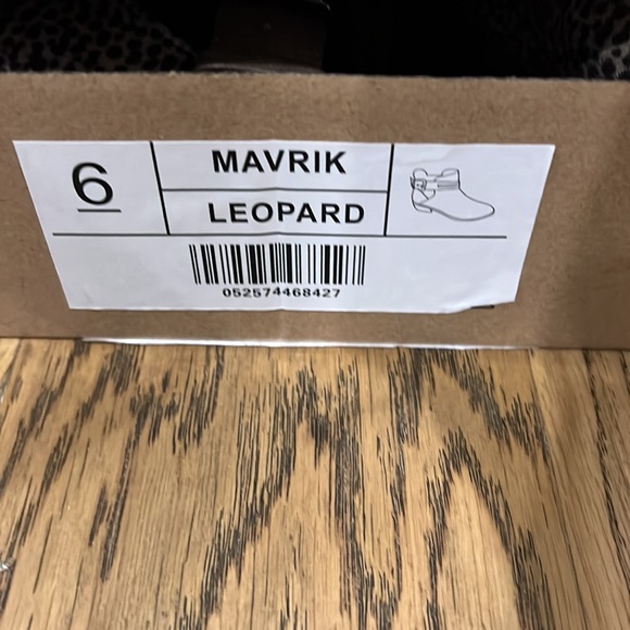 Journee Booties - Picture 8 of 8